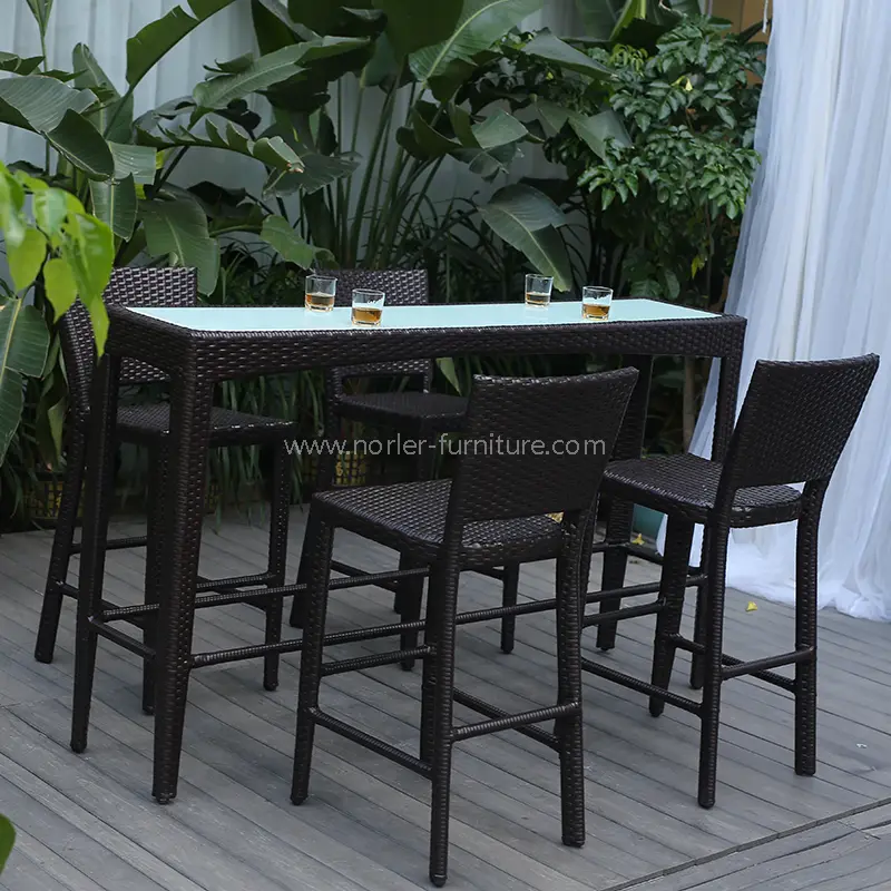 Como escolher o melhor conjunto de bar ao ar livre para seu quintal ou pátio